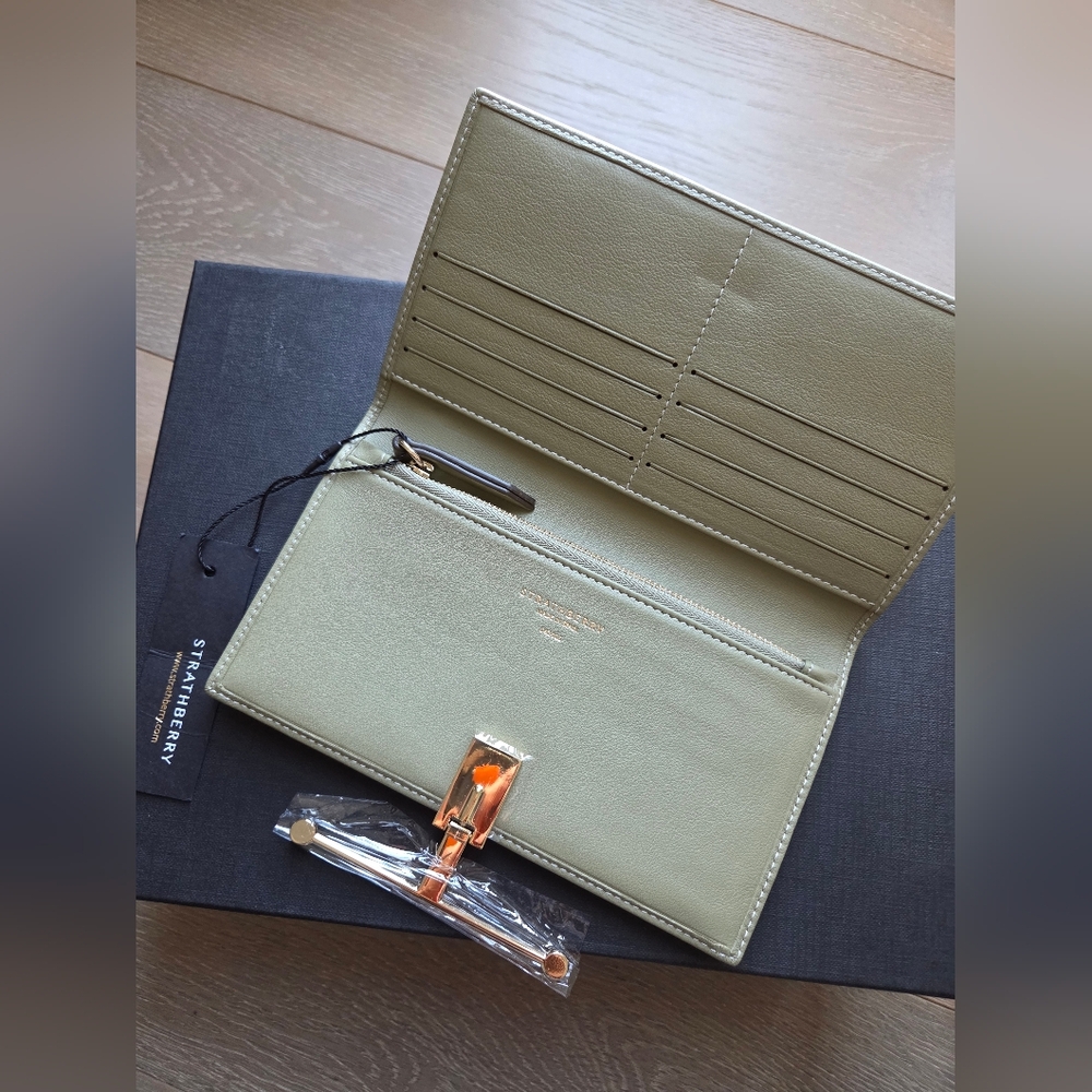 Strathberry Pistachio Large Melville NWOT wallet - Picture 5 of 12